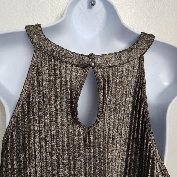 Torrid Pleated Metallic Knit High Neck Tank Size Medium - Picture 6 of 10